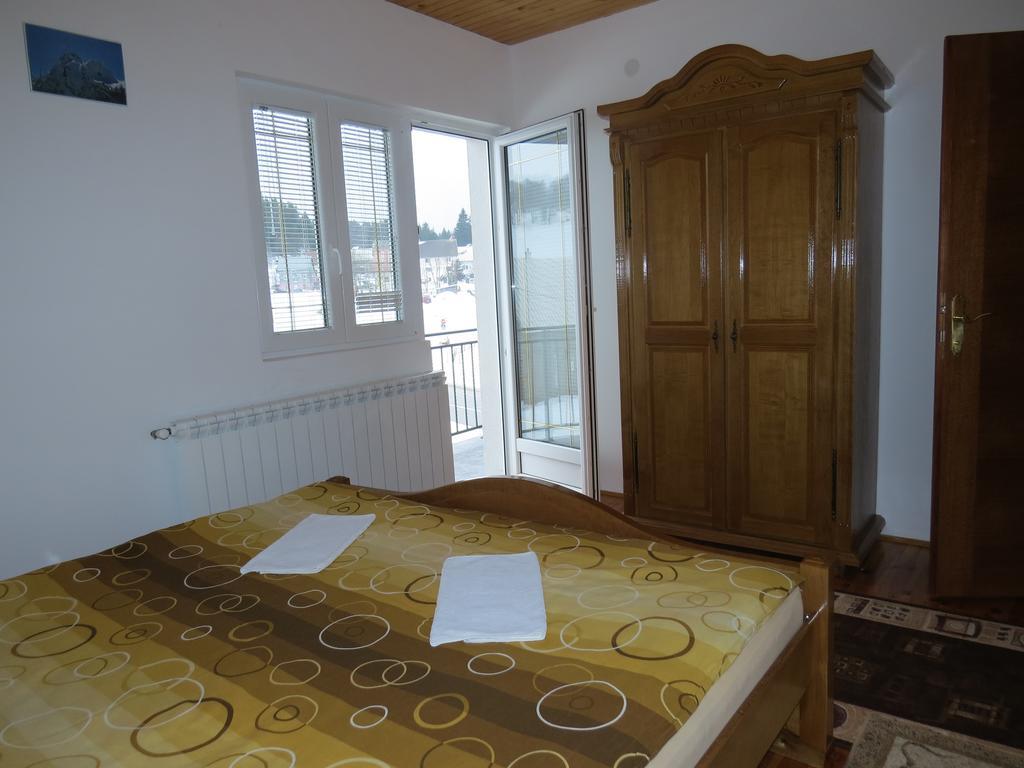 Rooms And Bungalows Sreten Zugic Žabljak Oda fotoğraf